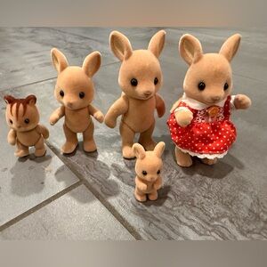 🦘Calico Critters Hopper Kangaroo Family & Walnut Squirrel SYLVANIAN Families 🦘